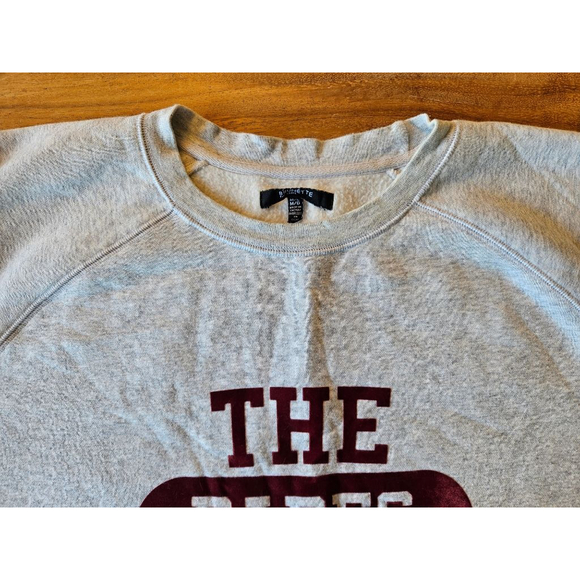 Brunette The Label Oversized Gray Burgundy "The Babes Club" Sweatshirt Size M/L - Picture 7 of 15